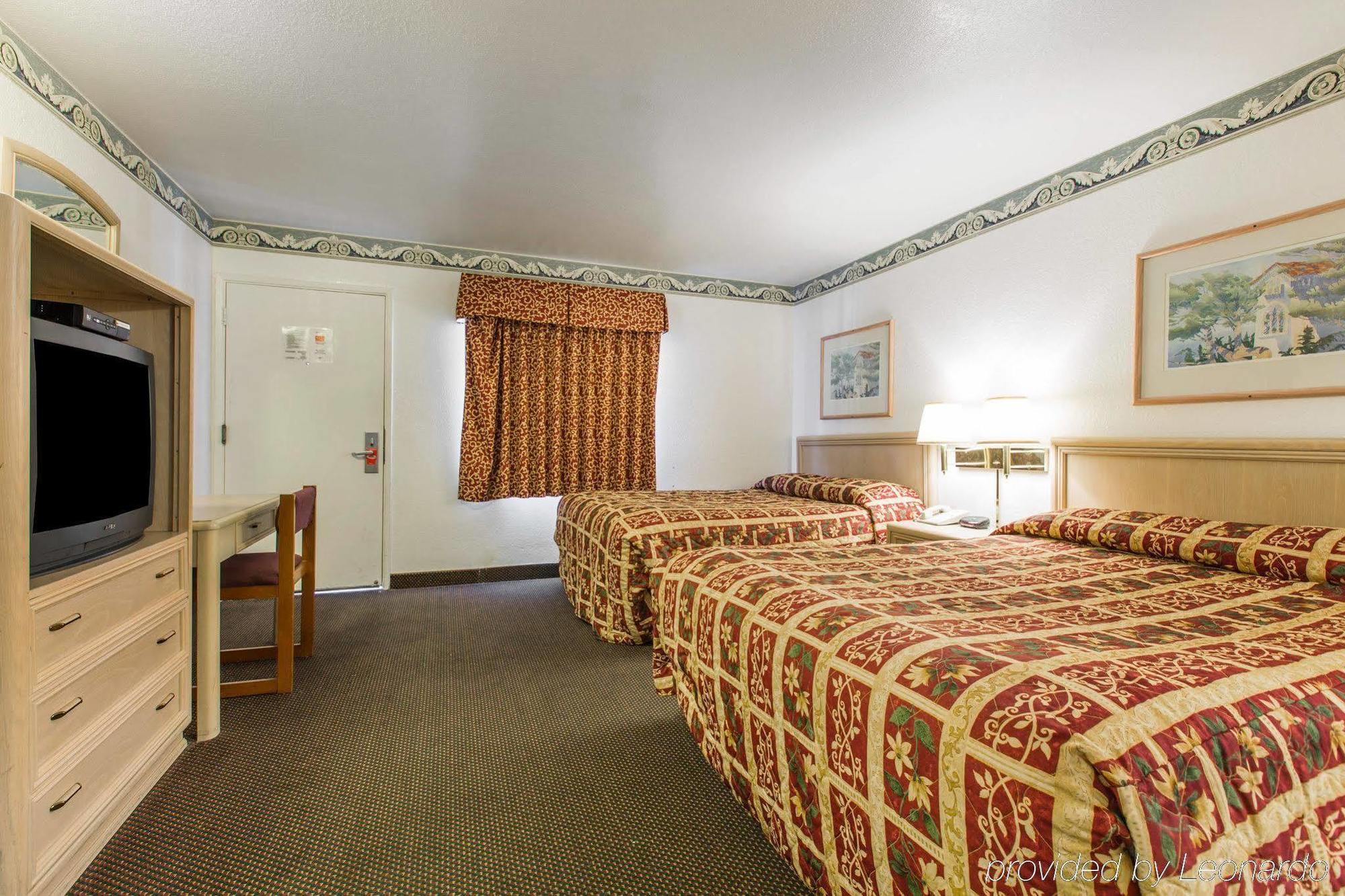 Monterey Fairgrounds Inn Exterior foto