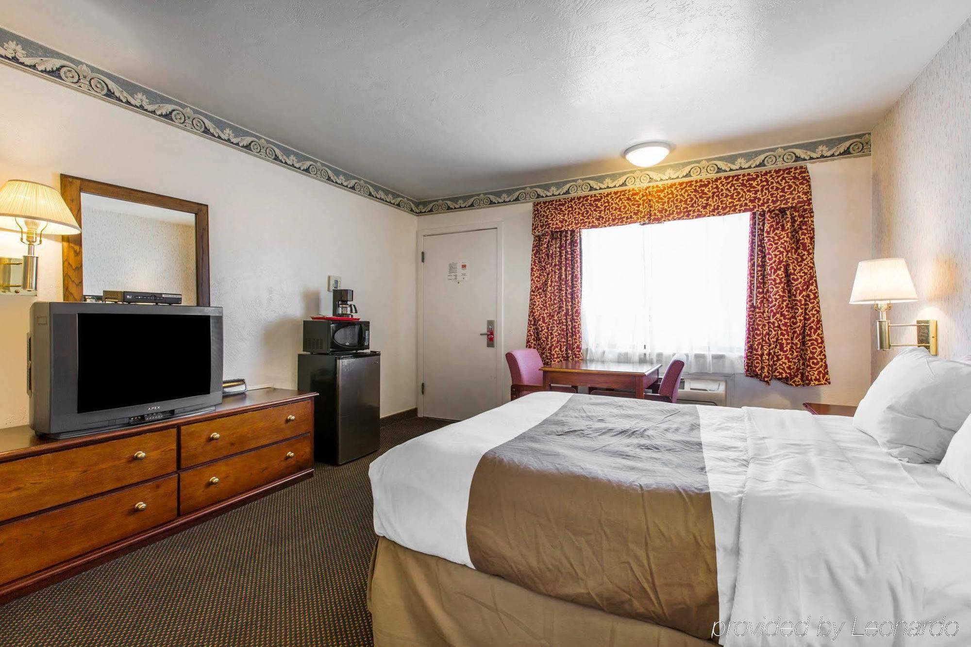 Monterey Fairgrounds Inn Exterior foto